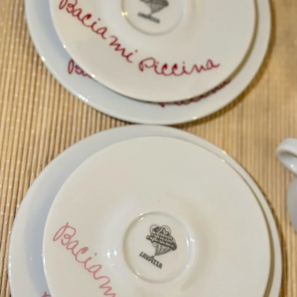 Lavazza “Kiss me” Print Collectable Espresso/Cappuccino Cup and Saucer Set of 4 - Picture 2 of 5
